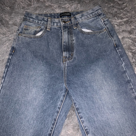 Mom Jeans - Picture 2 of 3